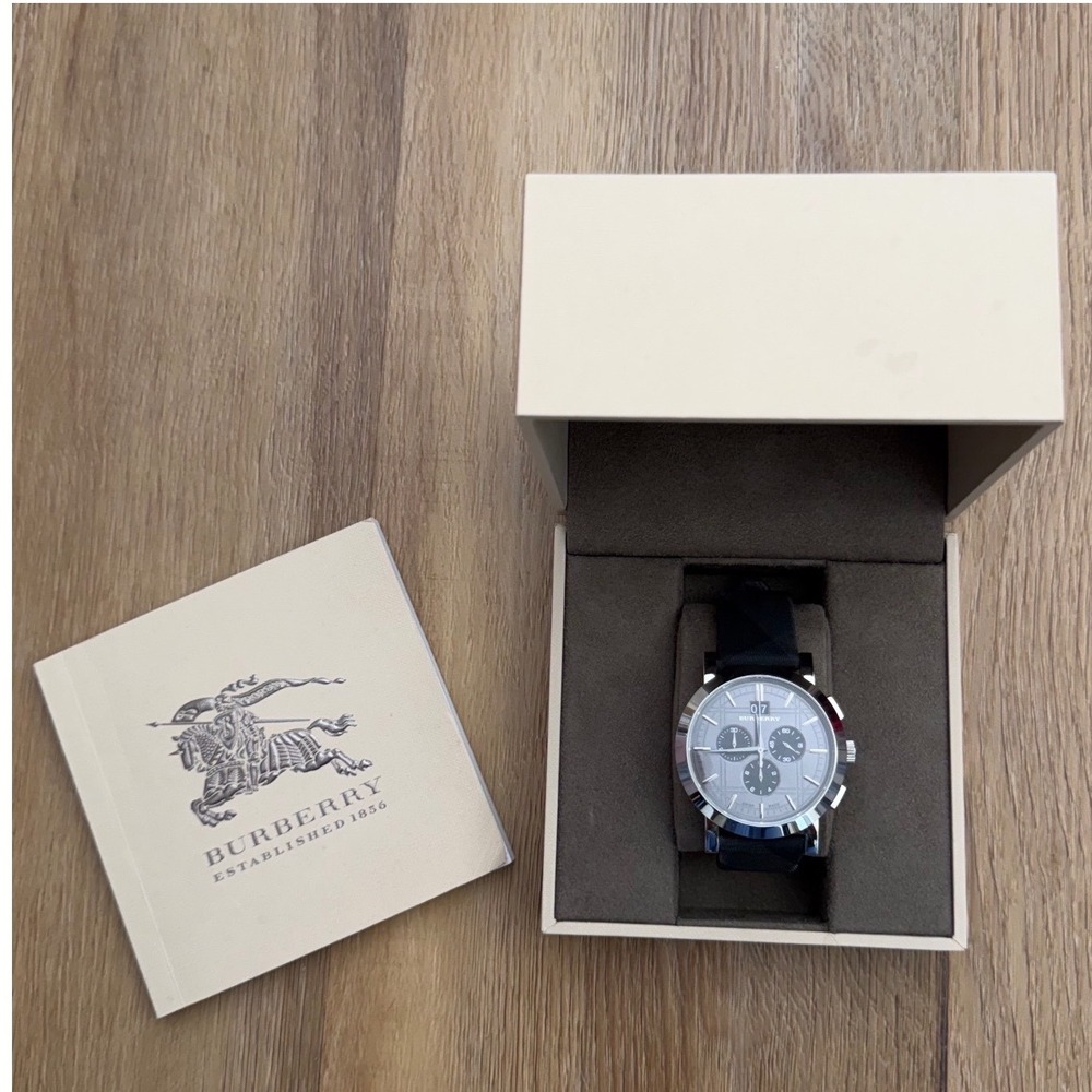 Burberry Mens Heritage Chronograph Watch BU1756 Grey Check Dial Swiss Made